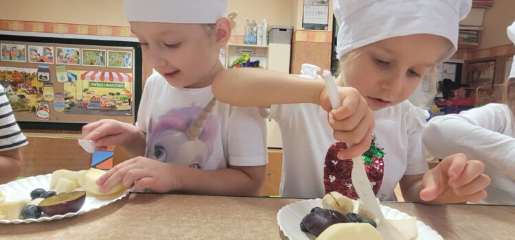 Owocowa sałatka- Grupa Biedronki Owocowa sałatka- Grupa Biedronki