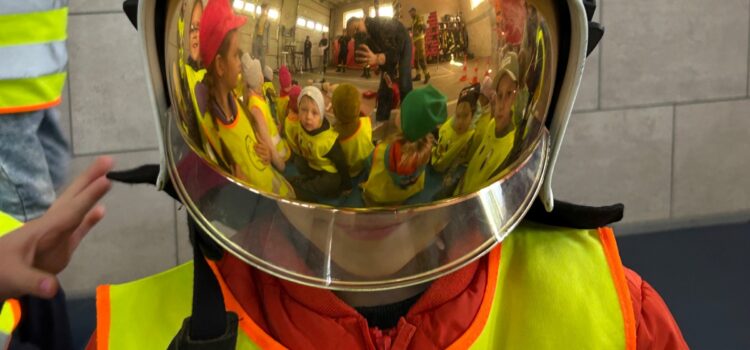 Wizyta w remizie OSP Dębnica Wizyta w remizie OSP Dębnica